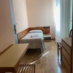 科利布瑞酒店 3*
