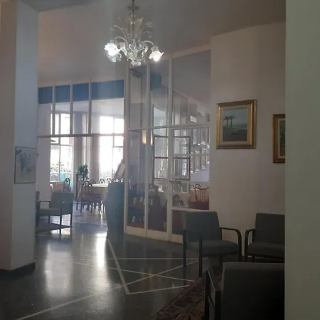 Colibri 3* Finale Ligure